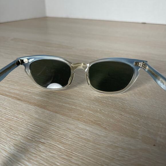 Vintage Bausch and Lomb 4-5 1/4 Youth Sunglasses Cat Eye Blue B&L 42-18 - Picture 9 of 13